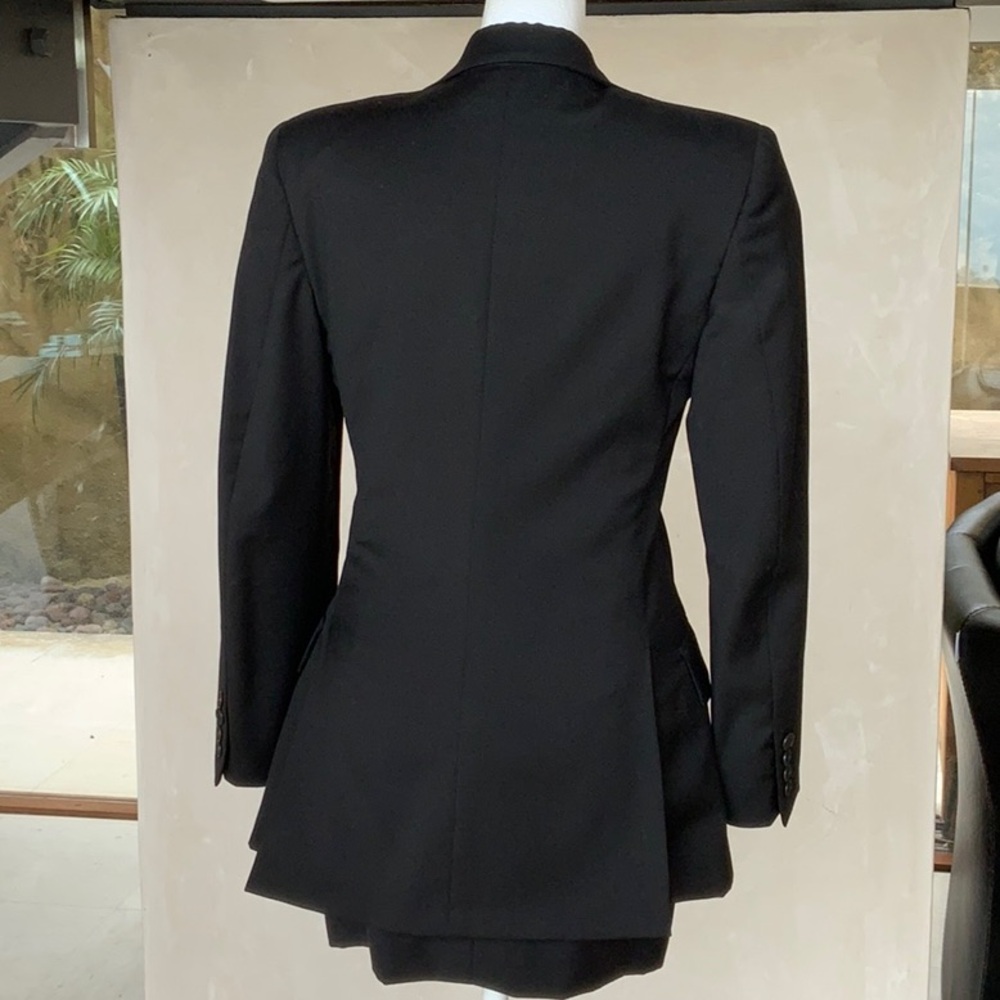 Classic Black Women's Blazer - Picture 4 of 10